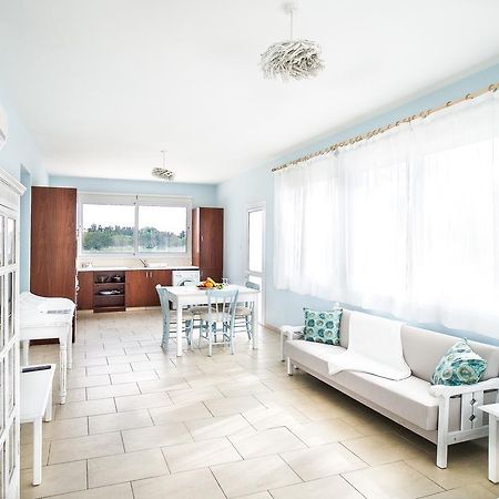 Alcyone Beach House Ворокліні Екстер'єр фото