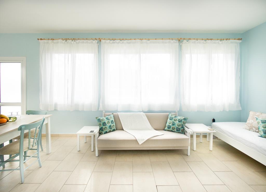 Alcyone Beach House Ворокліні Екстер'єр фото